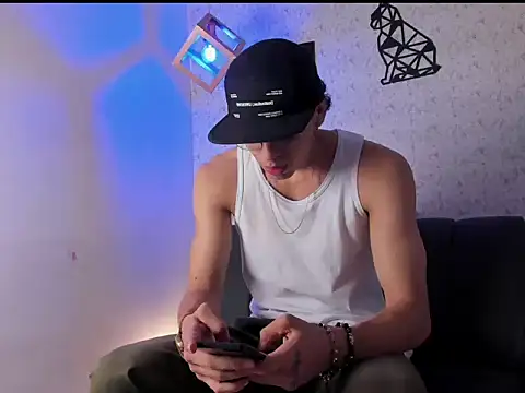 Snapshot of nicolai_drake chatting on 09-26-25, 10:38 nicolai drake online show from 09-26-25, 10:38