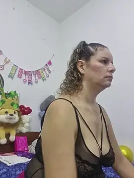 Snapshot of Nina_vallon chatting on 05-11-26, 10:38 Nina vallon online show from 05-11-26, 10:38