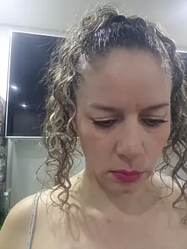 Snapshot of Nina_vallon chatting on 06-06-26, 10:31 Nina vallon online show from 06-06-26, 10:31