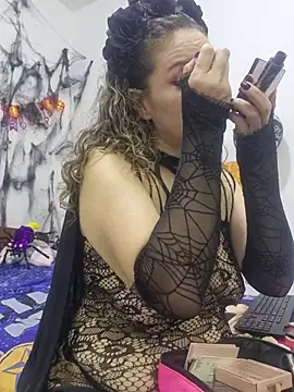 Nina vallon online show from 10-31-25, 10:45