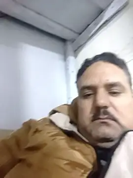 Snapshot of mM0140 chatting on 01-12-26, 08:25 mM0140 online show from 01-12-26, 08:25