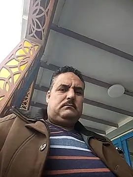 Snapshot of mM0140 chatting on 01-08-26, 12:33 mM0140 online show from 01-08-26, 12:33