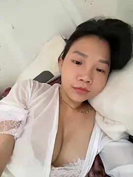 Snapshot of Miumieu chatting on 10-10-25, 06:03 Miumieu online show from 10-10-25, 06:03