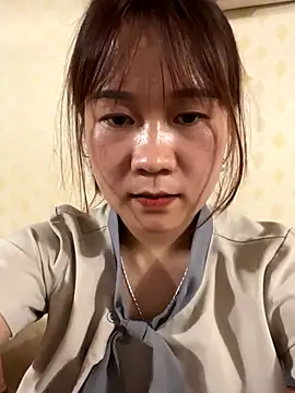 Snapshot of qinejr37 chatting on 09-15-25, 04:46 qinejr37 online show from 09-15-25, 04:46