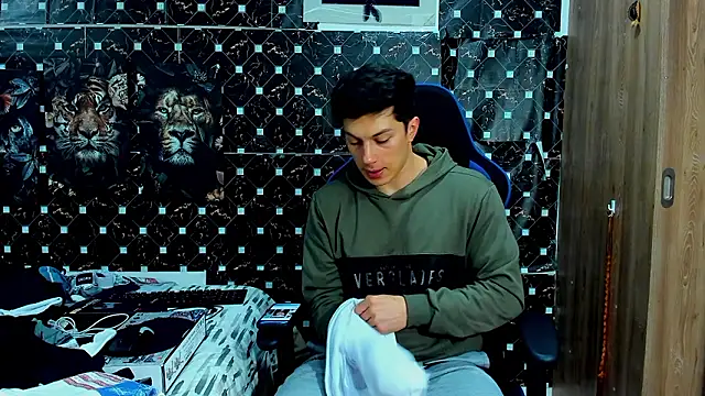 javiersexymann online show from 03-12-26, 11:20