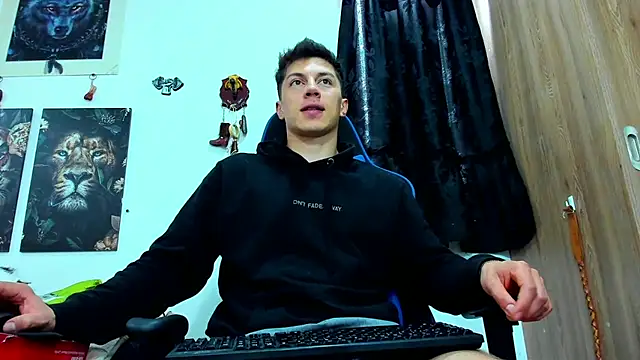 javiersexymann online show from 03-18-25, 07:22