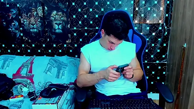 javiersexymann online show from 12-19-25, 07:38