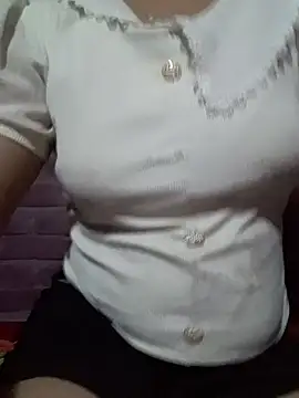 Snapshot of Mini3333 chatting on 06-18-26, 04:33 Mini3333 online show from 06-18-26, 04:33
