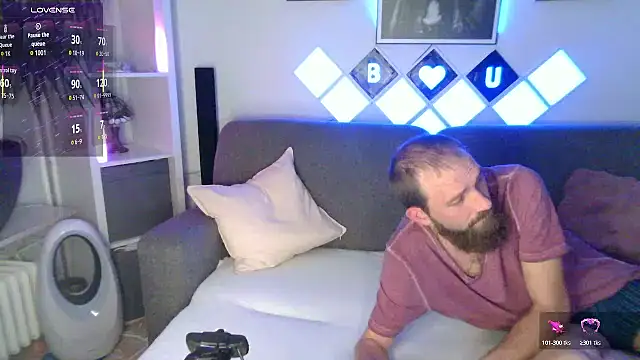 XBellaXundXUweX online show from 11-17-25, 07:29