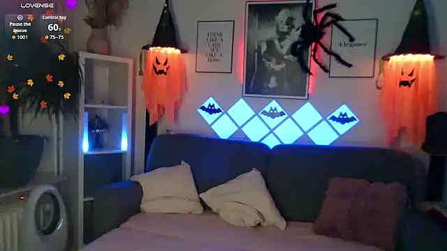 XBellaXundXUweX online show from 10-26-25, 07:36