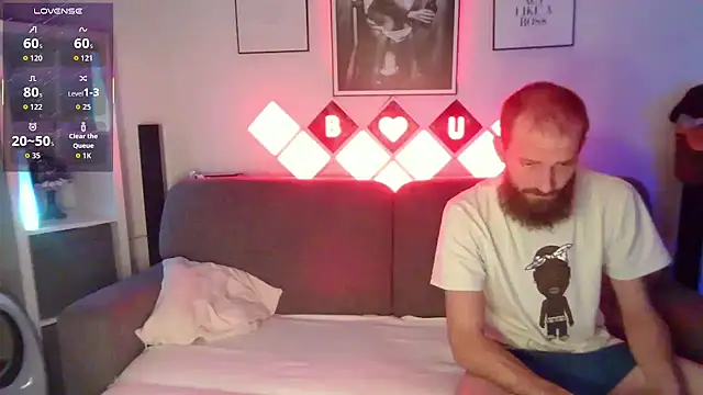 XBellaXundXUweX online show from 11-10-25, 08:14