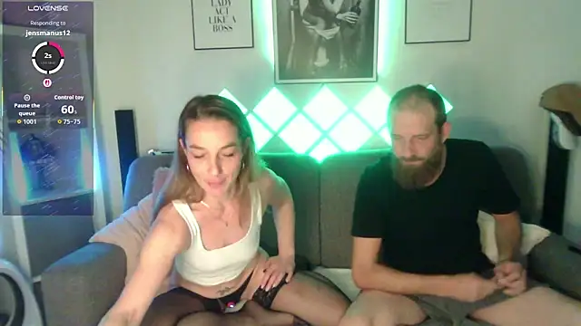 XBellaXundXUweX online show from 11-03-25, 09:35