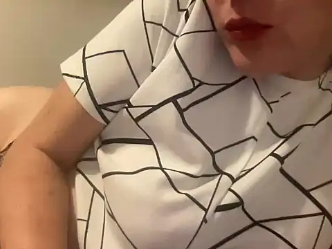 spookyspooky2 online show from 10-09-25, 08:15