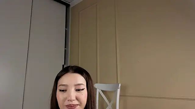 Snapshot of yayongg chatting on 10-01-25, 01:26 yayongg online show from 10-01-25, 01:26