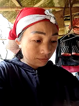 Snapshot of lucybaby00 chatting on 12-22-25, 04:12 lucybaby00 online show from 12-22-25, 04:12