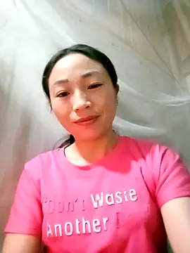 Snapshot of lucybaby00 chatting on 11-25-25, 07:47 lucybaby00 online show from 11-25-25, 07:47