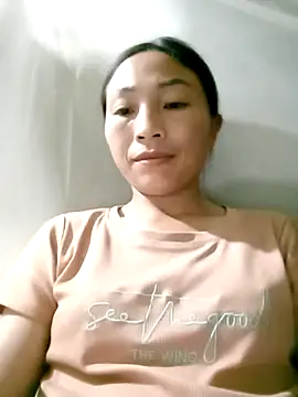 Snapshot of lucybaby00 chatting on 05-07-26, 02:09 lucybaby00 online show from 05-07-26, 02:09