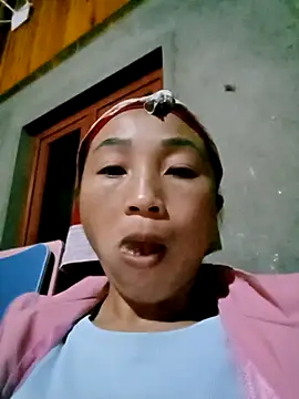 Snapshot of lucybaby00 chatting on 10-27-25, 10:49 lucybaby00 online show from 10-27-25, 10:49