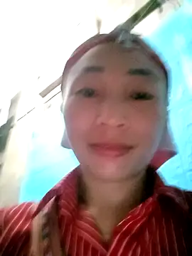 Snapshot of lucybaby00 chatting on 10-22-25, 08:58 lucybaby00 online show from 10-22-25, 08:58