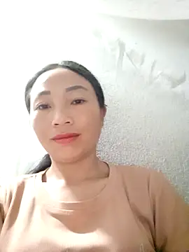 Snapshot of lucybaby00 chatting on 11-06-25, 10:47 lucybaby00 online show from 11-06-25, 10:47