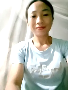 Snapshot of lucybaby00 chatting on 10-05-25, 08:32 lucybaby00 online show from 10-05-25, 08:32