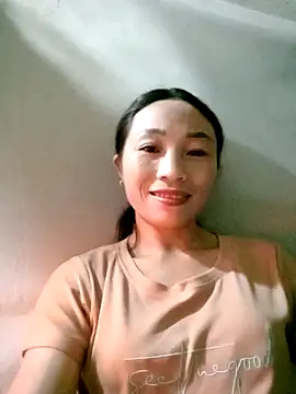 Snapshot of lucybaby00 chatting on 11-11-25, 01:39 lucybaby00 online show from 11-11-25, 01:39