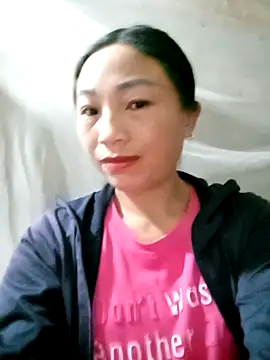 Snapshot of lucybaby00 chatting on 12-22-25, 09:37 lucybaby00 online show from 12-22-25, 09:37