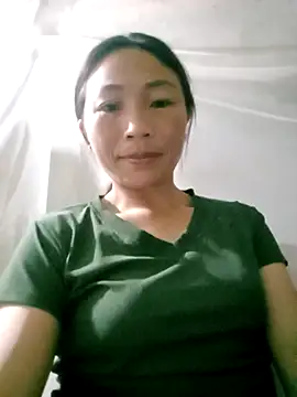 Snapshot of lucybaby00 chatting on 05-05-26, 10:57 lucybaby00 online show from 05-05-26, 10:57