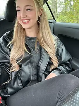 emilypeperoni online show from 04-13-26, 01:04