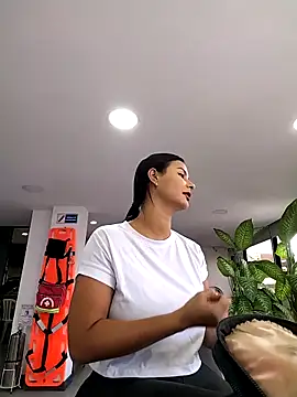 gabysanta  online show from 10-28-25, 12:59