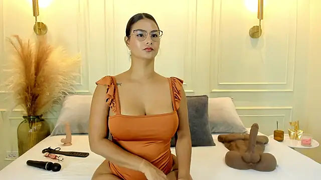 Snapshot of gabysanta_ chatting on 10-17-25, 02:08 gabysanta online show from 10-17-25, 02:08
