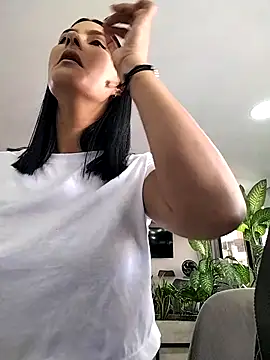 gabysanta  online show from 11-11-25, 01:39