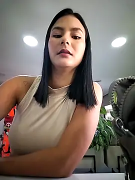 gabysanta  online show from 11-07-25, 01:04