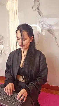 Snapshot of Aria_Bennett1 chatting on 09-14-25, 11:43 Aria Bennett1 online show from 09-14-25, 11:43