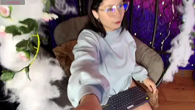 kitty malach online show from 11-18-25, 04:49