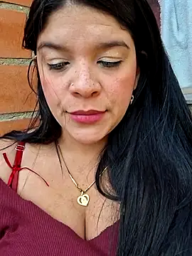 Snapshot of Eiimy_pretty chatting on 10-15-25, 07:44 Eiimy pretty online show from 10-15-25, 07:44