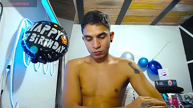 Angel latinboy online show from 03-18-25, 01:46