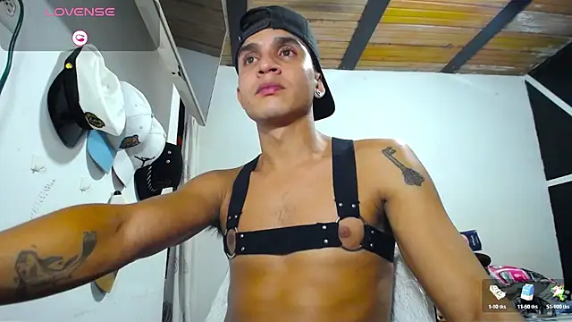 Angel latinboy online show from 02-27-25, 01:30