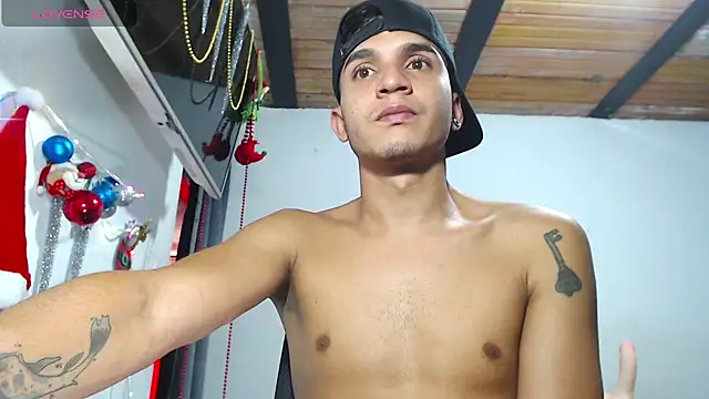 Angel latinboy online show from 11-26-25, 01:33