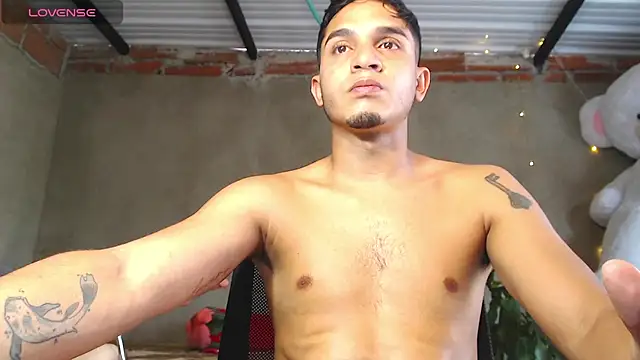 Snapshot of Angel_latinboy chatting on 06-30-26, 03:45 Angel latinboy online show from 06-30-26, 03:45