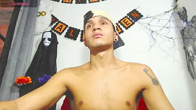 Angel latinboy online show from 10-23-25, 05:11