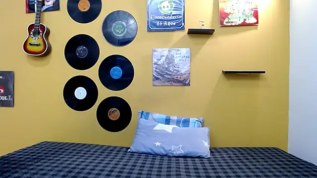 skinnyverus18 online show from 03-18-26, 07:48