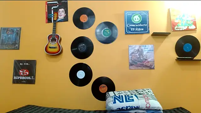 skinnyverus18 online show from 11-21-25, 07:02