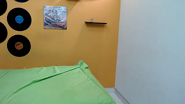 skinnyverus18 online show from 02-26-26, 07:36