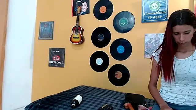 skinnyverus18 online show from 03-03-26, 07:32