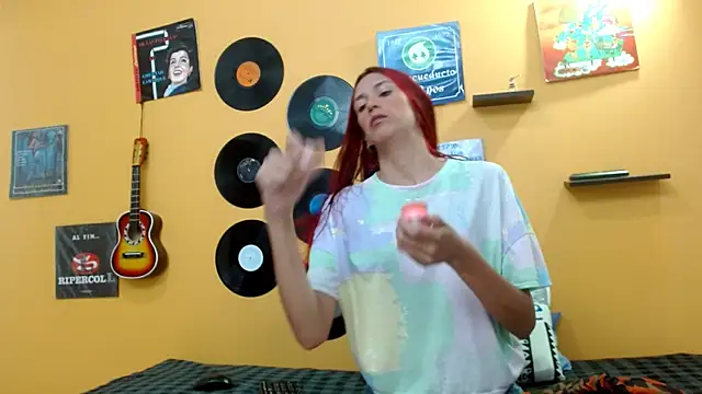 skinnyverus18 online show from 10-24-25, 07:02