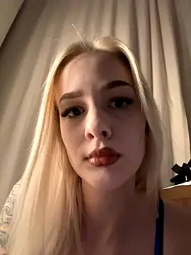 DaryaDoll online show from 11-18-25, 09:07