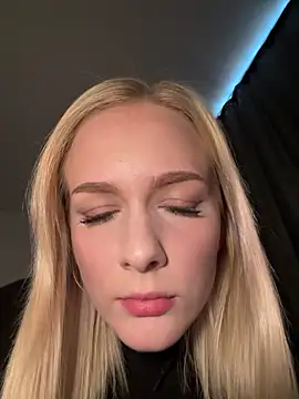 DaryaDoll online show from 10-12-25, 11:55