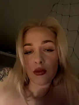 DaryaDoll online show from 12-17-25, 10:15