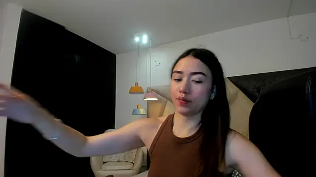 SaraWagner  online show from 10-27-25, 12:11